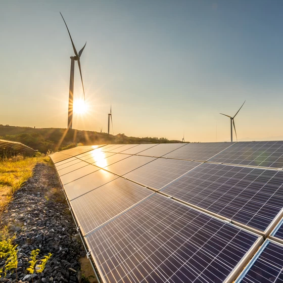 éolienne et panneau solaire 